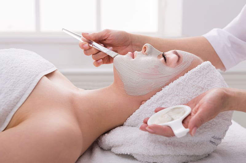 facial mask treatment at facial spa